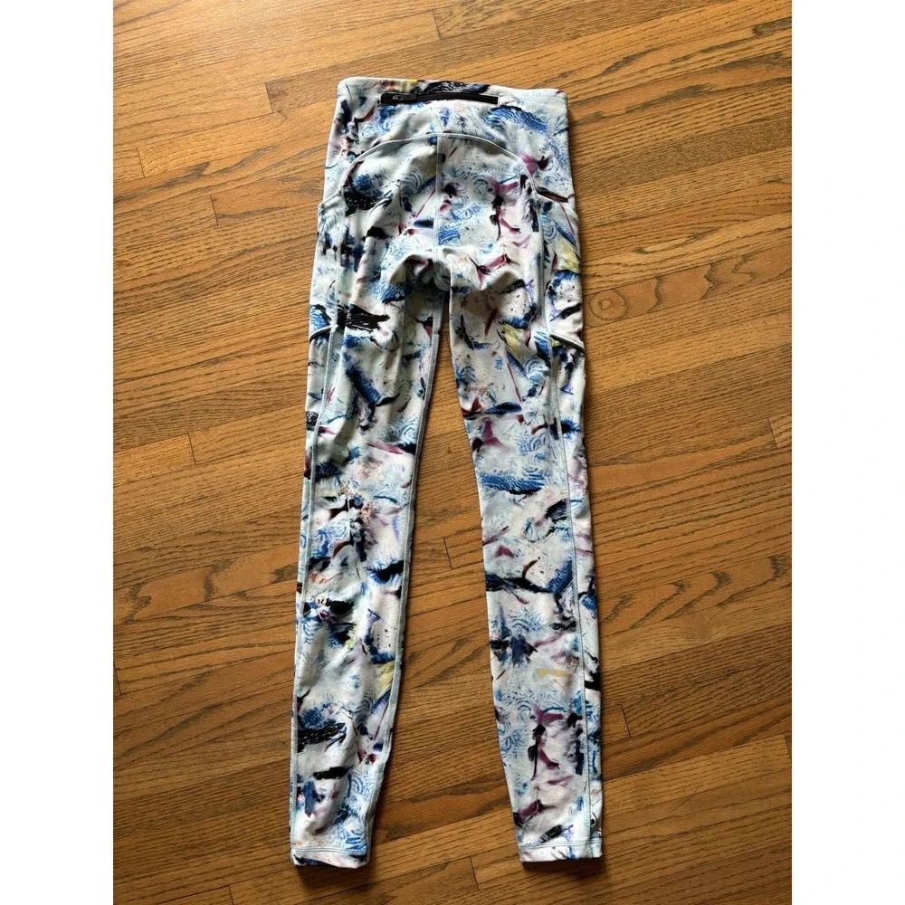 Lululemon women's speed up tight Leggings size 2